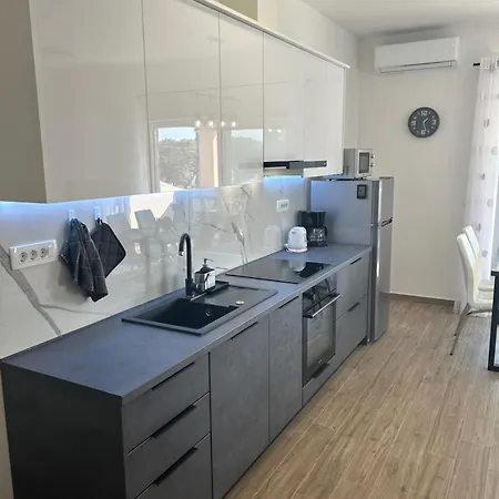 Elena & Lana Apartament