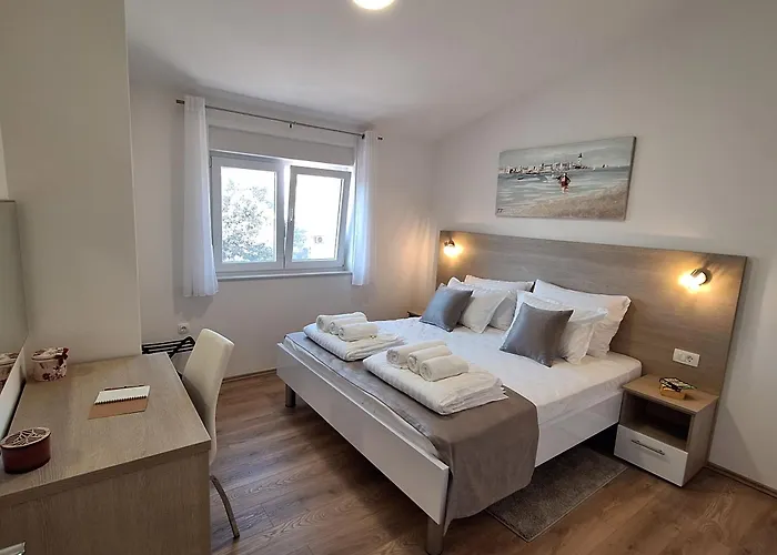 Elena & Lana Apartman Zára