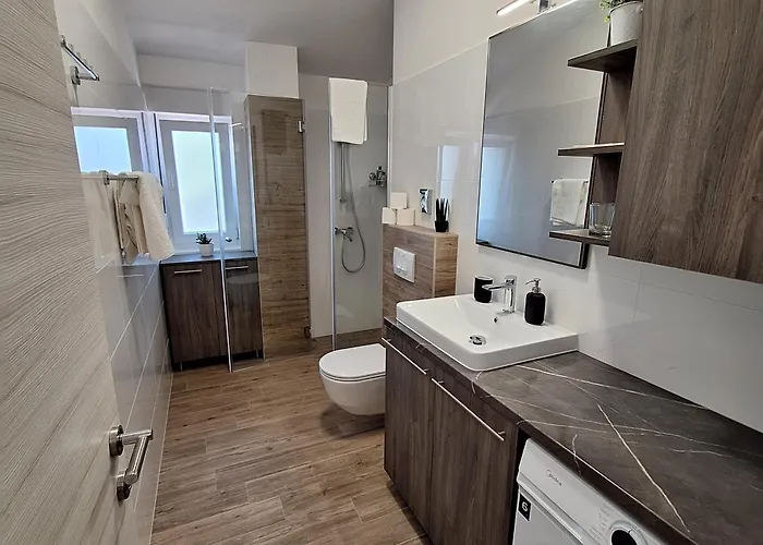 Elena & Lana * Zára