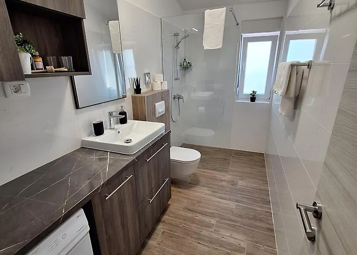 Elena & Lana Apartman Zára